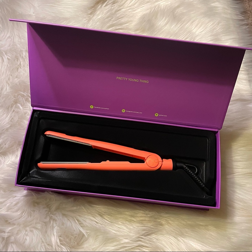 Pretty Young Thing (PYT) Hair Styler